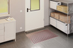 Milieubild Garage mit Metallregal, Schrank und Aluprofilmatte KLASSIK Rips T09PP rot / Safe R01V schwarz - Entrada