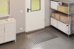 Milieubild Garage mit Metallregal, Schrank und Aluprofilmatte KLASSIK Rips T01PP schwarz / Safe R01V schwarz - Entrada