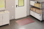 Milieubild Garage mit Metallregal, Schrank und Aluprofilmatte KLASSIK Rips T01PP schwarz / Work B05 rot - Entrada