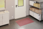 Milieubild Garage mit Metallregal, Schrank und Aluprofilmatte ROYAL Rips T09PP rot - Entrada