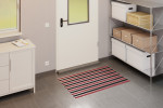 Milieubild Garage mit Metallregal, Schrank und Aluprofilmatte ROYAL Rips T09PP rot / Safe R01V schwarz - Entrada