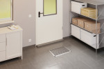 Milieubild Garage mit Metallregal, Schrank und Schuhabtreter HOME Rips T05PP grau 60 x 42 cm - Entrada