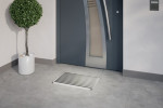 Milieubild Hauseingang mit Topfpflanze und grauen Fliesen von Schuhabtreter HOME Safe R01V schwarz 60 x 42 cm - Entrada