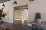 Milieubild von Selina Motiv matt Glaspendeltür mit zwei festen Seitenteilen DORMA Mundus BTS Variante 3 - Erkelenz