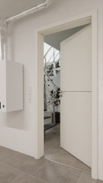 Detail-Milieuansicht von GARANT Wärmeschutztür Aura 831 Weißlack