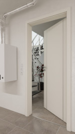 Detail-Milieuansicht von GARANT Wärmeschutztür Aura 851 Weißlack