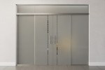 Frontansicht 2 von Algo Motiv klar 2-flg. Glasschiebetür mit zwei festen Seitenteilen und Oberlicht DORMA MUTO Variante 2 - Erkelenz