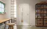 Front-Milieuansicht von GARANT Schallschutztür 0105-60 Pearl White CePaL mit Lichtausschnitt LA-4 bandseitig