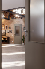 CloseUp-Milieuansicht von Hygge Grau RAL 7037 LA 7 Mattlack Basic Innentür - Huga