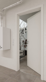 Detail-Milieuansicht von LEBO Thermotür Weiß 9016 Lebolit-Standard-CPL
