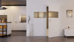 Front-Milieuansicht von HÖRMANN Doppelflügeltür Pure 2 Bütte Weiß Duradecor DesignLine mit Lichtausschnitt quer mit Zarge