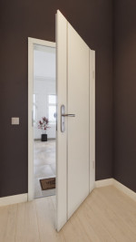Front-Milieuansicht von GARANT Wohnungseingangstür Corona 851 Weiß Struktur Premium CePaL