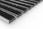 Schräge Detailansicht von Aluprofilmatte KLASSIK Brush BL01 schwarz - Entrada