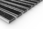 Schräge Detailansicht von Aluprofilmatte KLASSIK Rips T01PP schwarz / Brush BL01 schwarz - Entrada