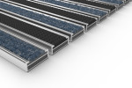 Schräge Detailansicht von Aluprofilmatte KLASSIK Rips T06PP blau/grau / Safe R01V schwarz - Entrada