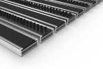 Schräge Detailansicht von Aluprofilmatte KLASSIK Safe R01V schwarz / Work B01 schwarz - Entrada