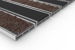 Schräge Detailansicht von Aluprofilmatte ROYAL Rips T08PP braun / Safe R01V schwarz - Entrada