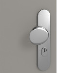 Detailansicht der Oberfläche von GARANT Wohnungseingangstür U12115SD Platingrau GHK08 mit Lichtausschnitt LA-5 mittig