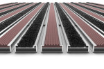Detailansicht frontal von Aluprofilmatte KLASSIK Safe R03V braun / Brush BL01 schwarz - Entrada