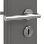 Detailansicht der Oberfläche von HÖRMANN Doppelflügeltür Staubgrau RAL 7037 Duradecor ProLine mit Lichtausschnitt LA 7 mit Zarge