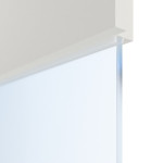 Detailansicht des Lichtausschnitts von HUGA Doppelflügeltür Pure 2 Weißlack DesignLine mit Lichtausschnitt quer mit bündiger Lisene Plain 80-7 mit Zarge