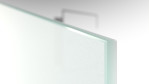 Detail Kante von Line Up Doppelflügeltür Weißglas klar BLACK|LINE – Erkelenz