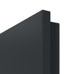 Detailansicht der Premiumkante von GARANT Wohnungseingangstür U12000SD Vulkanschwarz GHK08 mit Lichtausschnitt LA-4 bandseitig