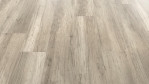 WP-eiche-hellgrau-str-expert-laminat-52346-Schraeg