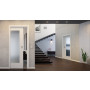 Front-Milieuansicht der in der Wand laufenden Cofi 10 LA-01 Weißlack RAL 9016 Premium Schiebetür
