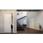 Front-Milieuansicht der in der Wand laufenden Cofi 10 Weißlack RAL 9016 Premium Schiebetür