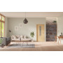 Front-Milieuansicht der in der Wand laufenden GARANT Schiebetür Authentic Asteiche GCK08 mit Lichtausschnitt LA-5 schlossseitig Sprosse SP10
