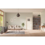 Front-Milieuansicht der in der Wand laufenden GARANT Schiebetür 0105-60 Pearl White CePaL mit Lichtausschnitt LA-9