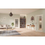 Main-Milieuansicht der in der Wand laufenden GARANT Schiebetür 0105-60 Pearl White CePaL mit Lichtausschnitt LA-3 Sprosse SP0