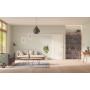 Front-Milieuansicht der vor der Wand laufenden GARANT Schiebetür Corona 851 Snow White CePaL 