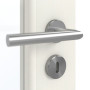 Detailansicht der Oberfläche von GARANT Zimmertür Weiß Struktur Premium CPL mit Lichtausschnitt LA-3 Sprosse SP4