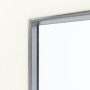 Detailansicht des Lichtausschnitts von GARANT Feuchtraumtür U11026SD Kristallweiß GHK08 mit Lichtausschnitt LA-DIN