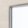 Detailansicht des Lichtausschnitts von GARANT Feuchtraumtür Quer Authentic Perl GCK08 mit Lichtausschnitt LA-2