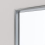Detailansicht des Lichtausschnitts von GARANT Feuchtraumtür U12188SD Lichtgrau GHK08 mit Lichtausschnitt LA-5 bandseitig